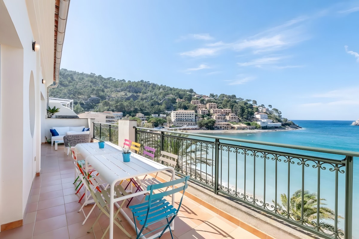 Appartamento 'Beachfront Port De Soller'