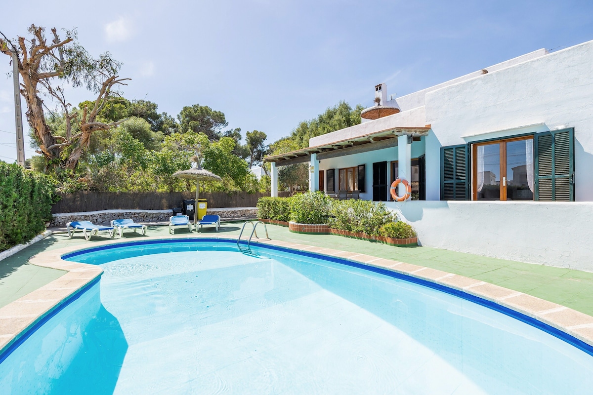 Felipe 1-1 Pool View
